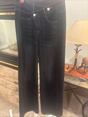 Halara Classic Black Wide-Leg Women’s Jeans